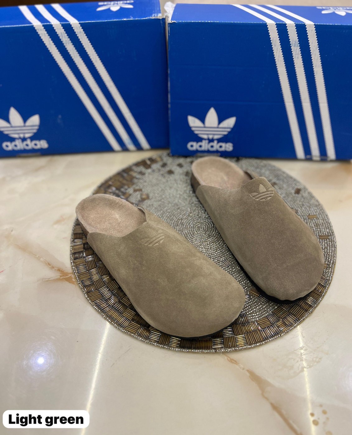 Adidas Adi mule
Master quality