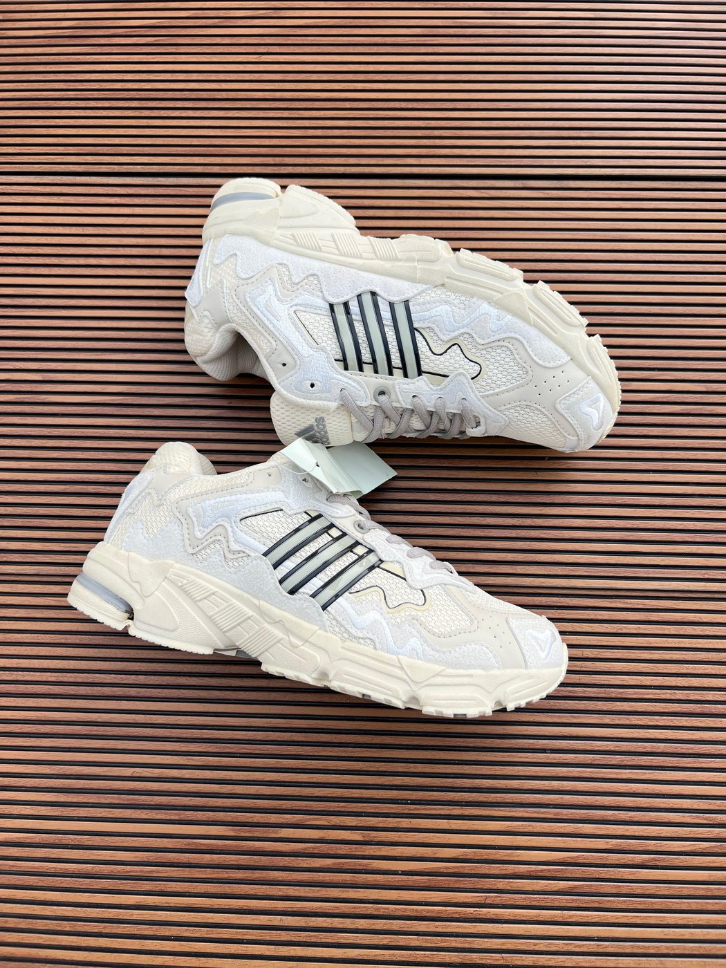 Adidas bad bunny response CL premium quality