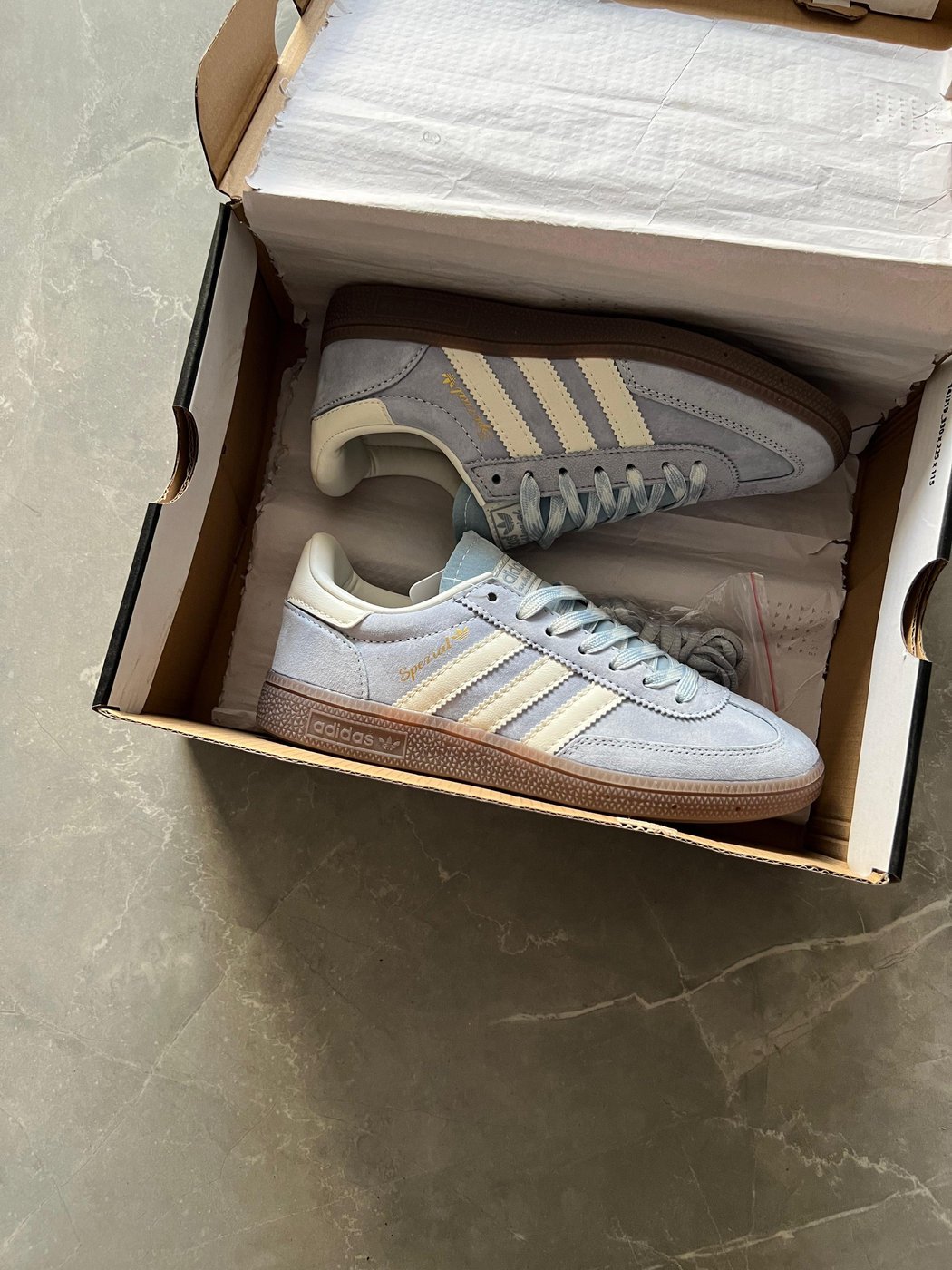 Adidas spezial ( girls )
Top quality