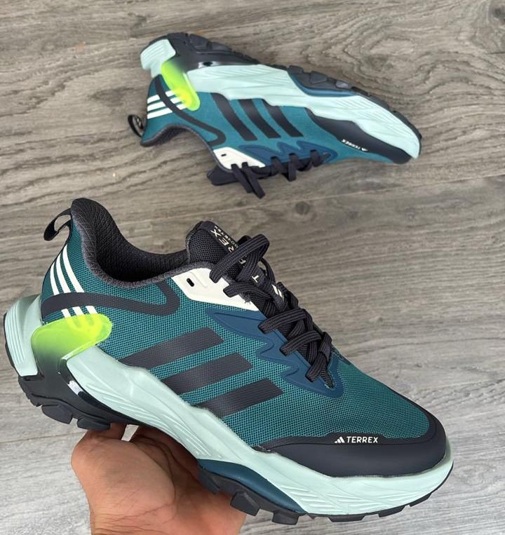 Adidas terex 2025.
Master copy