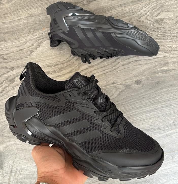 Adidas terex 2025.
Master copy