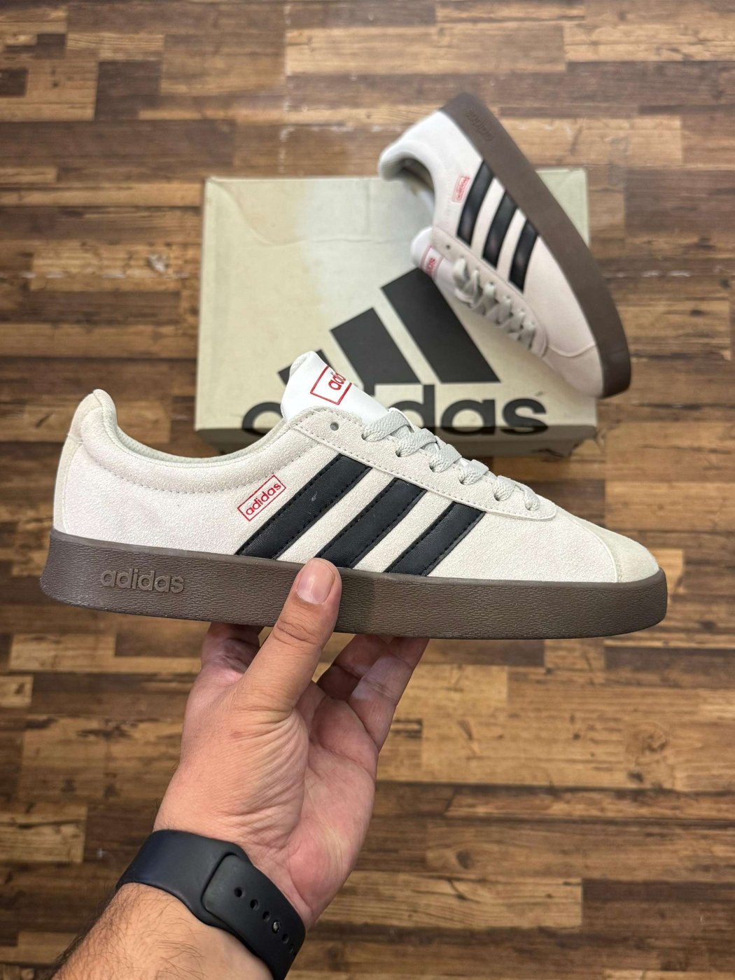Adidas vl Court 2.0
Top Quality
