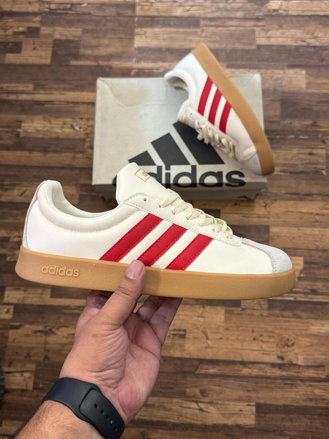 Adidas vl Court 2.0
Top Quality