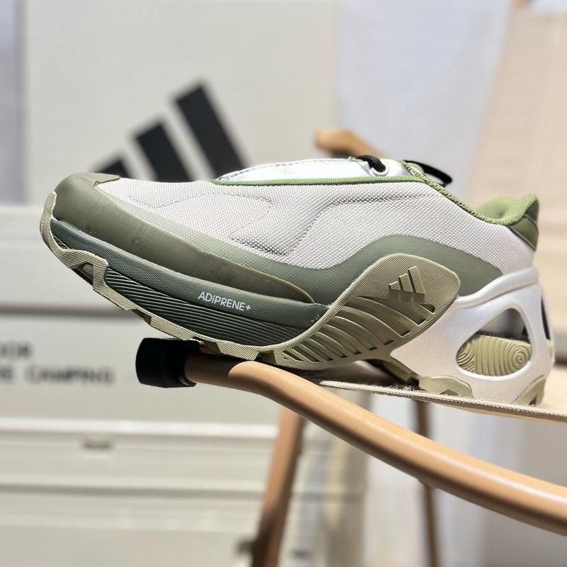Adidas Wonder Runner
Top Notch Ua Quality
