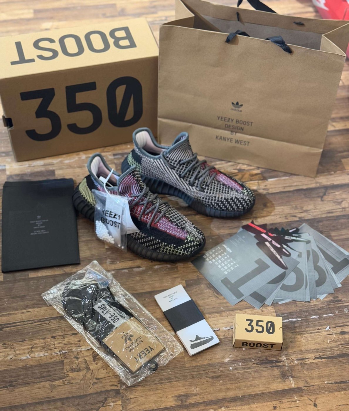 Adidas yezzy 350
Master quality