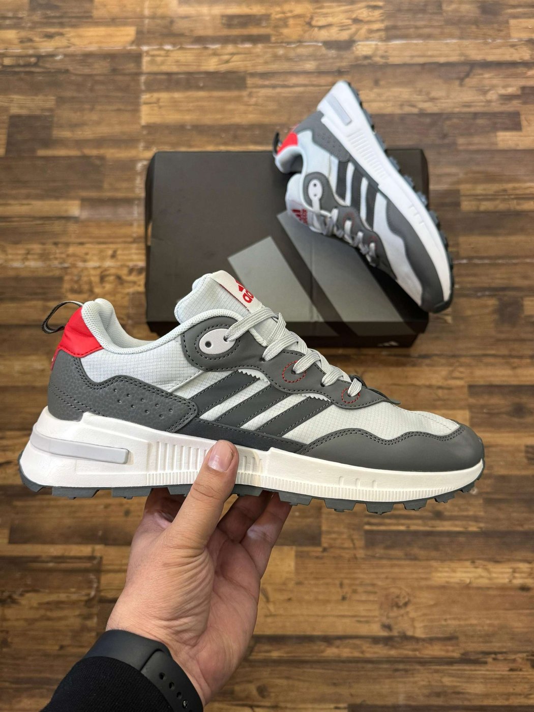 Adidas ZX 700
Top Quality