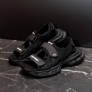 Balenciaga 3xl logo sandal
Top ua quality