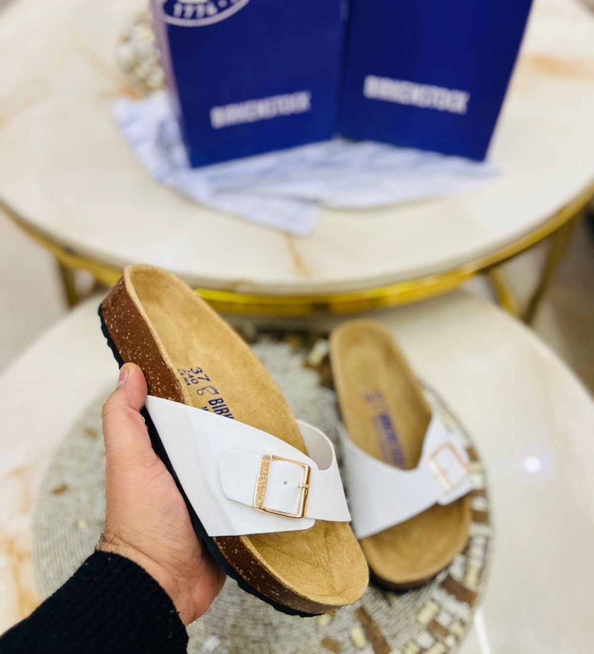 Birkenstock For 👧
Top notch Leather quality