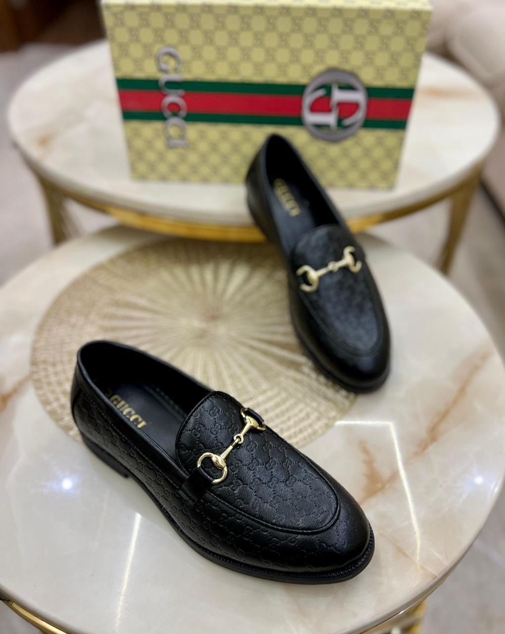 GUCCI
(loafers)
Top quality