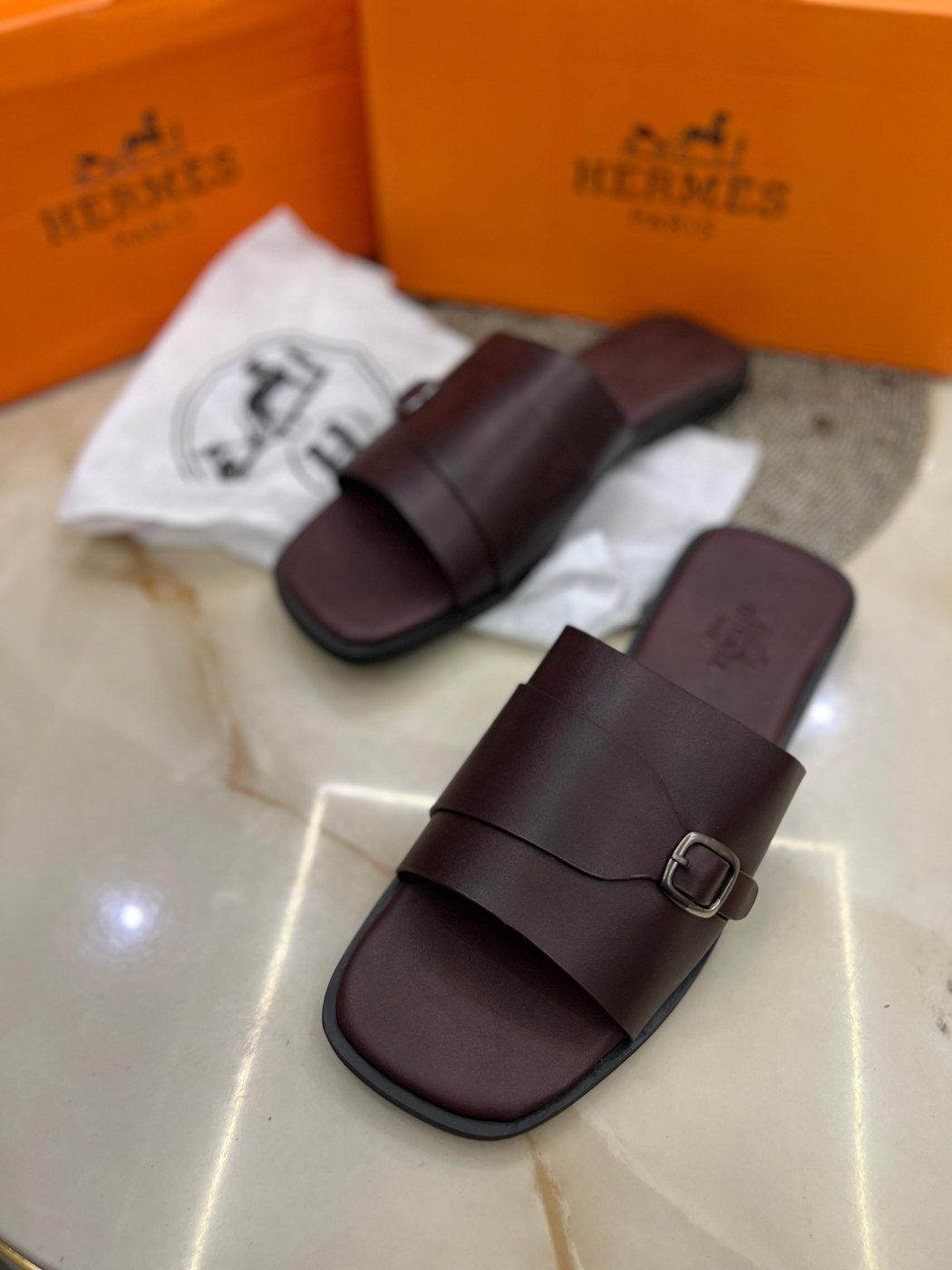 *HERME'S*
(Slides For Men's)
Top quality