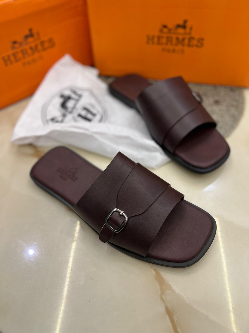 *HERME'S*
(Slides For Men's)
Top quality