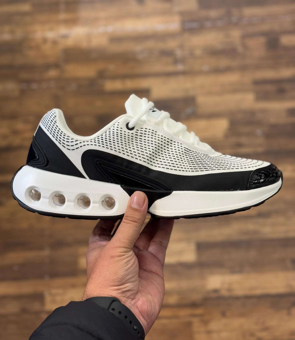 Imported shoes
Top 6a Quality