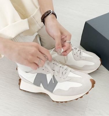 New balance 327
Top quality