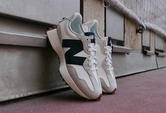 New balance 327
Top quality
