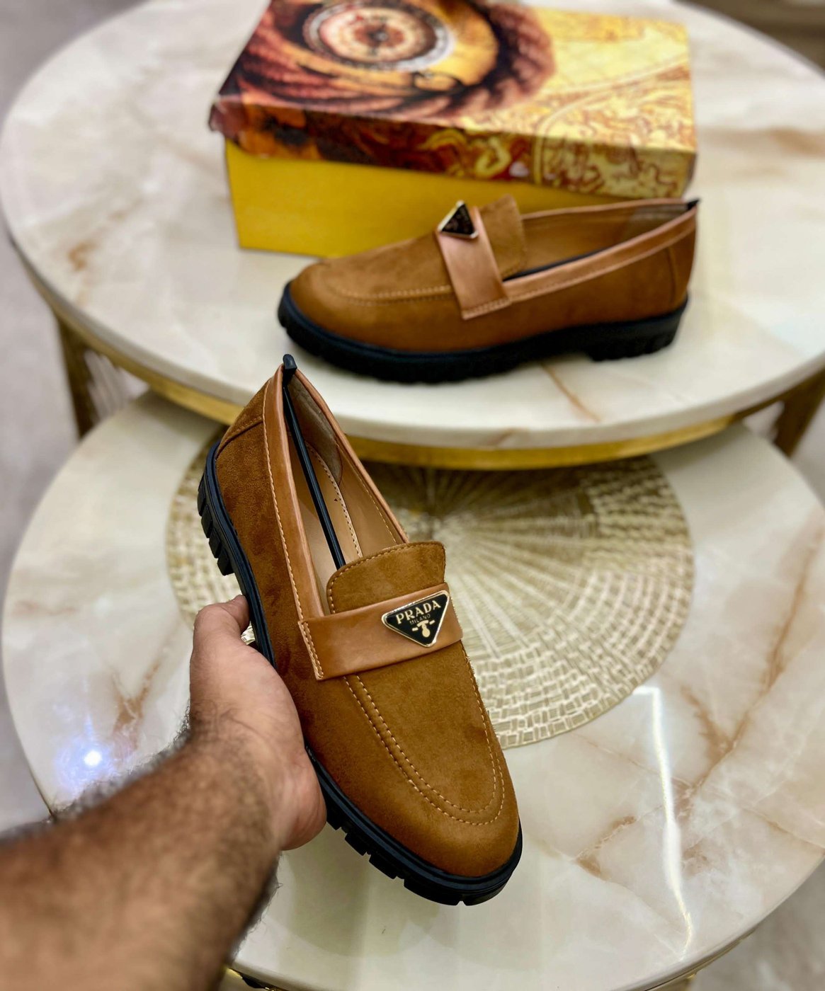 PRADA
(Suede-loafers)
(Stylish tpr sole)
Master quality
