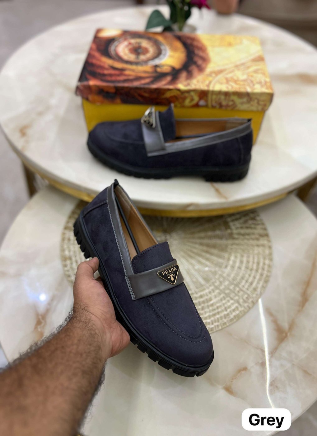 PRADA
(Suede-loafers)
(Stylish tpr sole)
Master quality