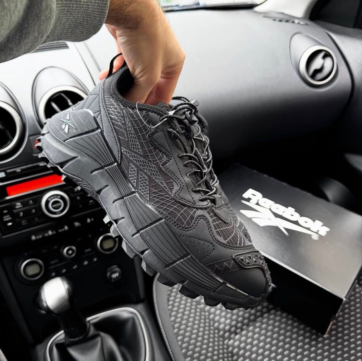 Reebok Zig Kinetica Edge 2.5 Black
Top ua quality