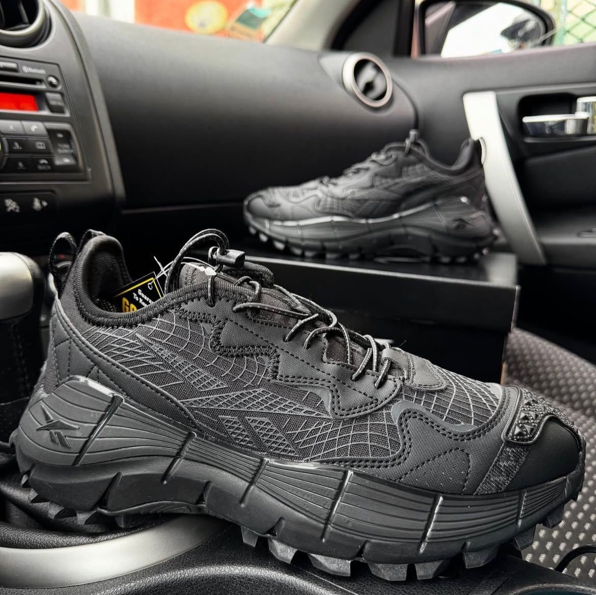 Reebok Zig Kinetica Edge 2.5 Black
Top ua quality