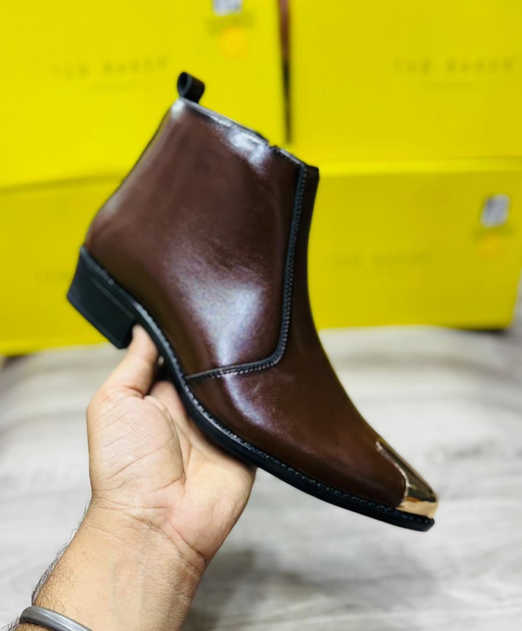 Ted Baker
(chelsea boots)
Top leather quality
