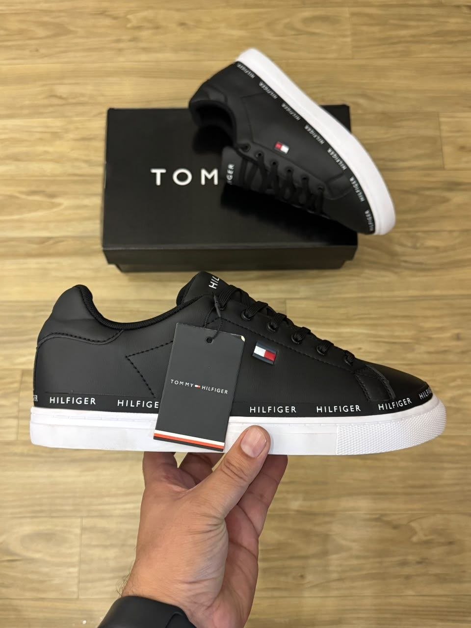 Tommy Hilfiger sneakers