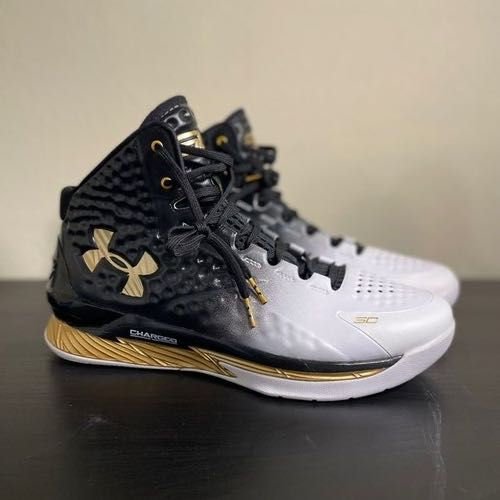 Under Armour 2015 Curry 1
Mvp
Topquality