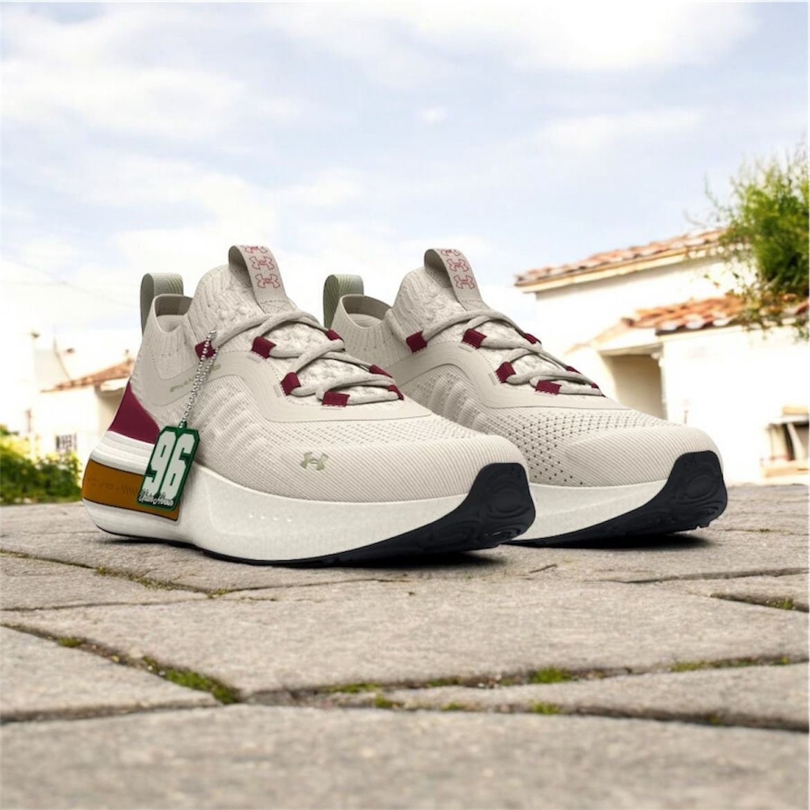 Under armour hovr phantom 4 beige
Top ua quality