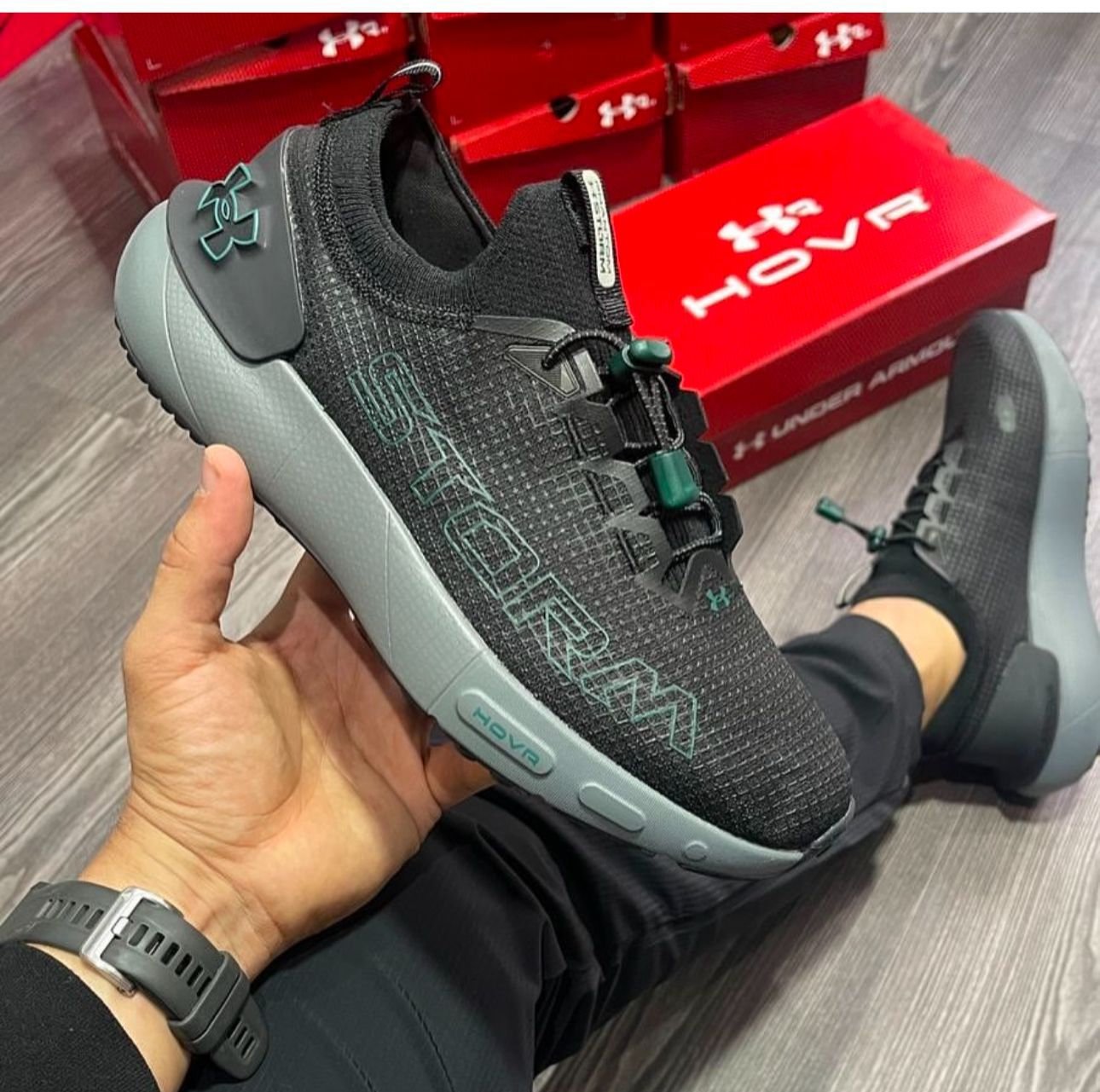 Under armour hvr strom
Top leather quality