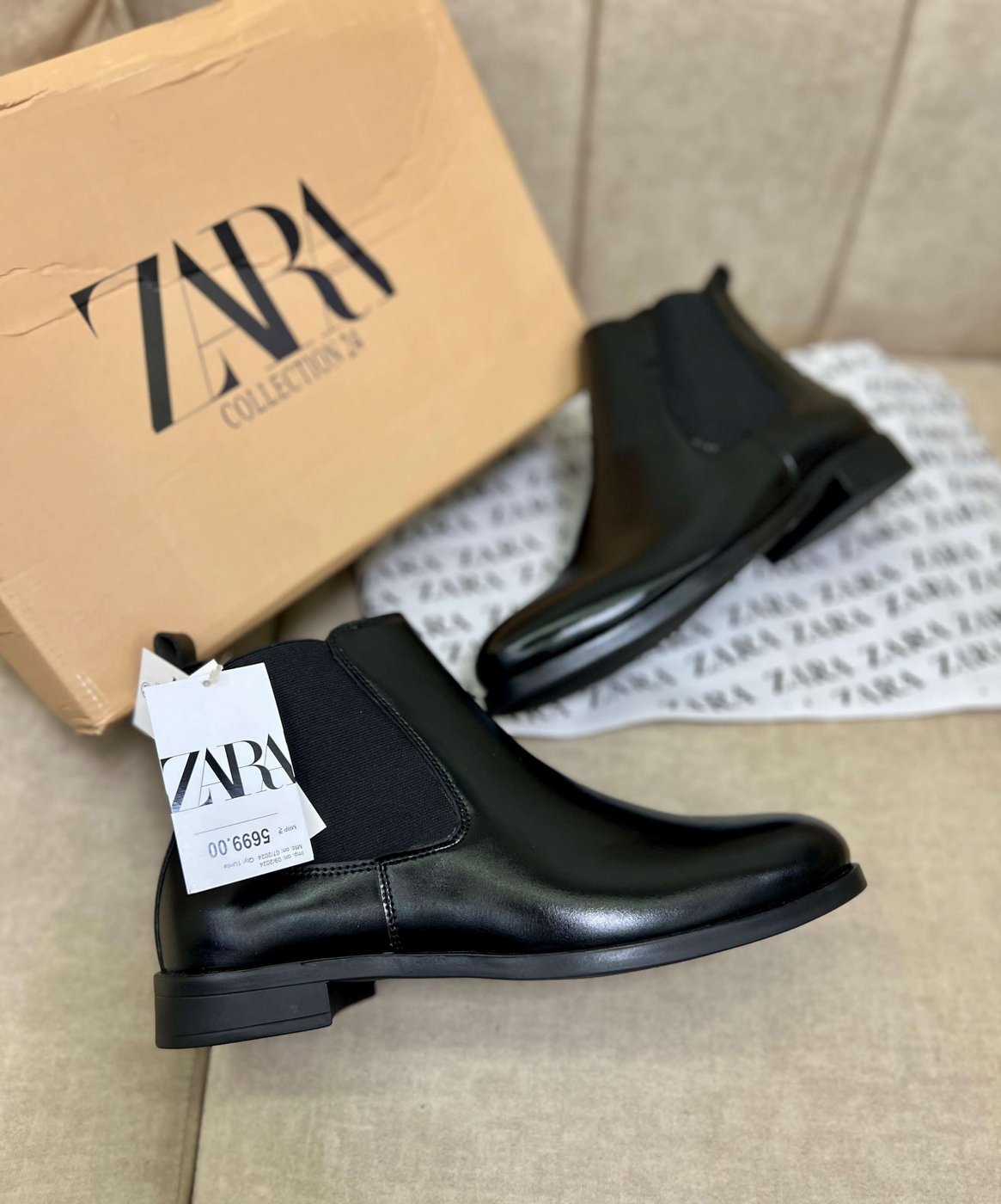 ZARA
(Chelsea Boots)
Top quality